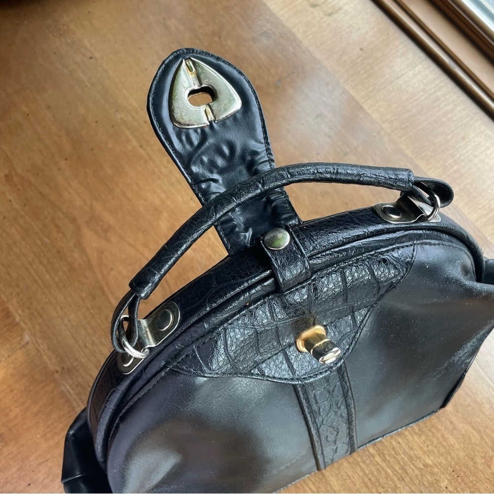 Vintage Black Leather Satchel with Gold Heart Turn-Lock - Picture 5 of 16